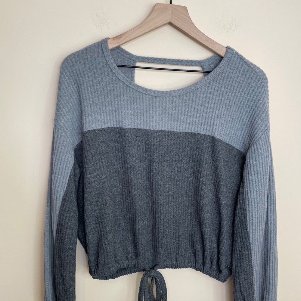 NEW Hollister Waffle Knit Sweater Size Small Colorblock Front Tie Open Back NWT - Picture 2 of 7